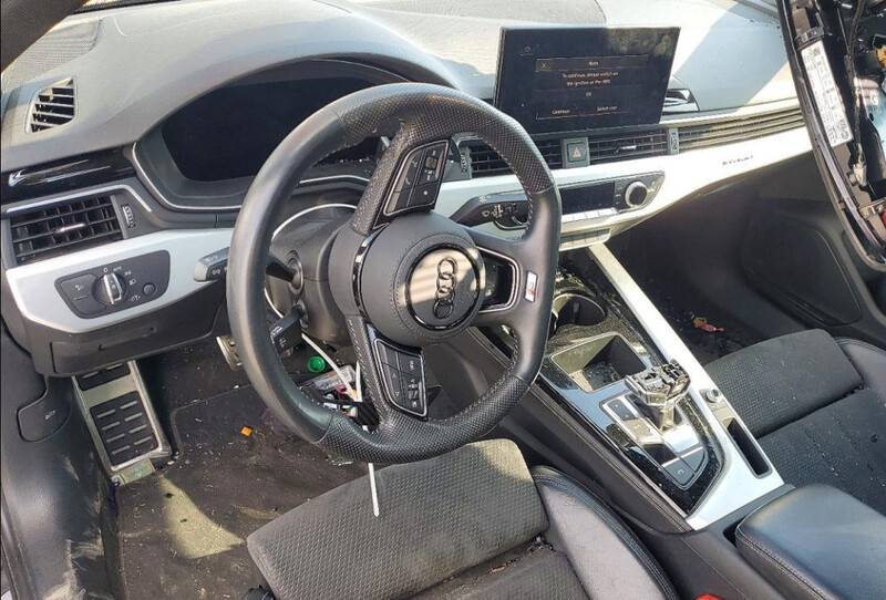 Руль Audi A4 B9 2020 г.  2.0 л бензин