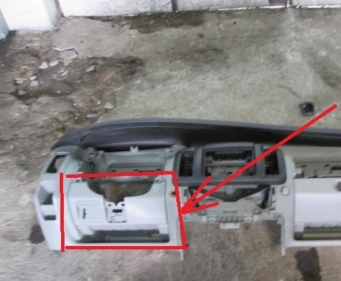 Пластик под рулем Renault Trafic 2 2004 г.  2.0 л дизель Луцк