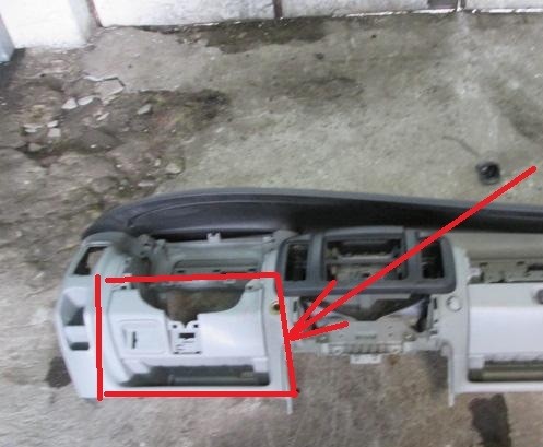 Пластик под рулем Renault Trafic 2  2004 2.0 Дизель Луцк