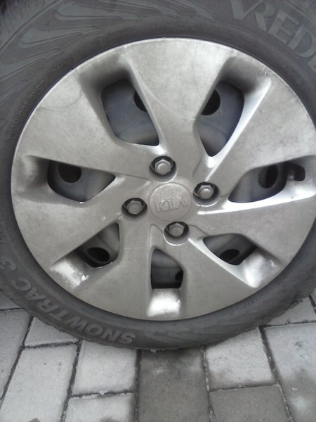 Колпак колесный Kia Rio 2011 г.  1.6 л бензин Днепродзержинск