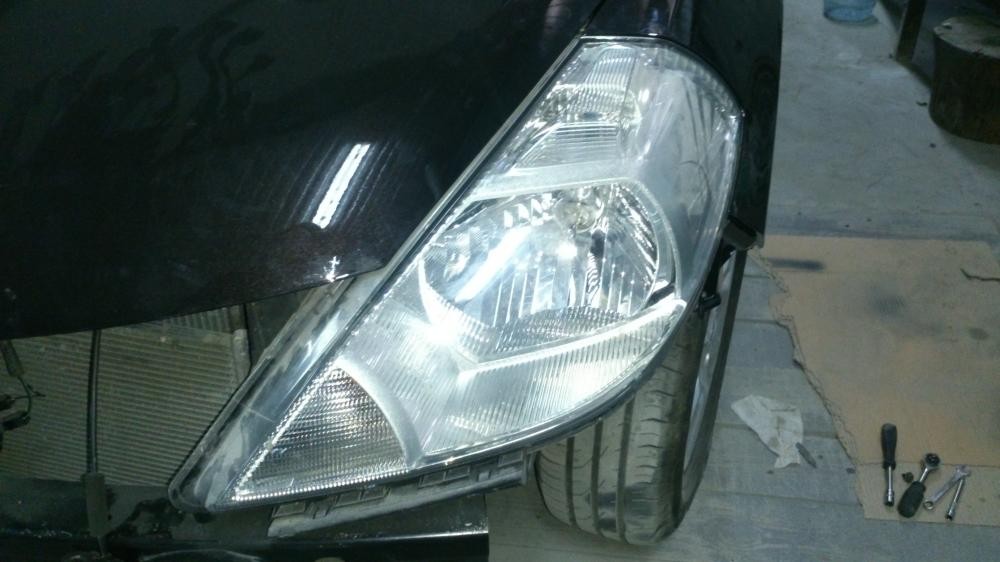 Фара правая и диск колесный титан Nissan Tiida C11  2008  Бензин Киев