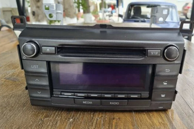 Штатная магнитола 8612042400   Toyota RAV4