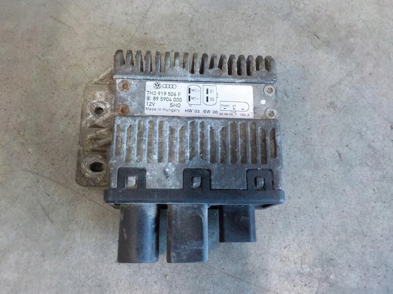 Реле вентилятора радиатора Volkswagen T5 (Transporter) 2007 г.  1.9 л дизель Ровно