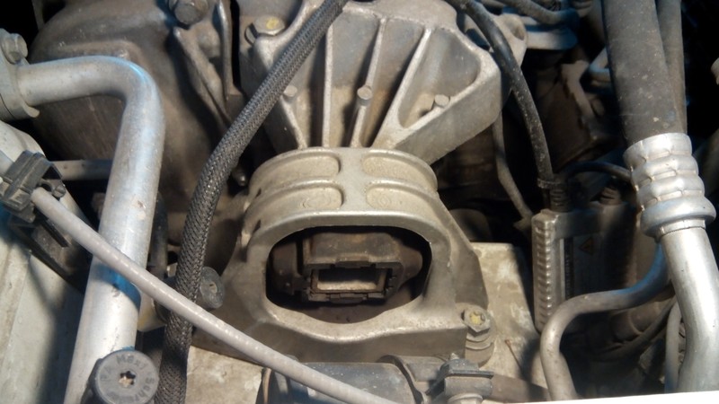 Подушка двигуна Renault Duster 2012 р.  2.0 л бензин Київ