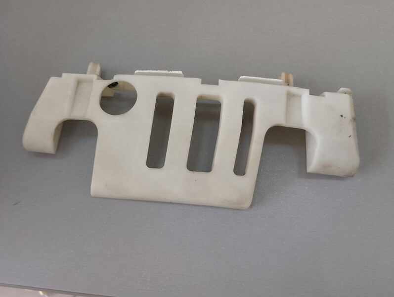 Кронштейн кріплення переднего бампера Toyota Alphard 2005 р.  2.4 л бензин Івано-Франківськ