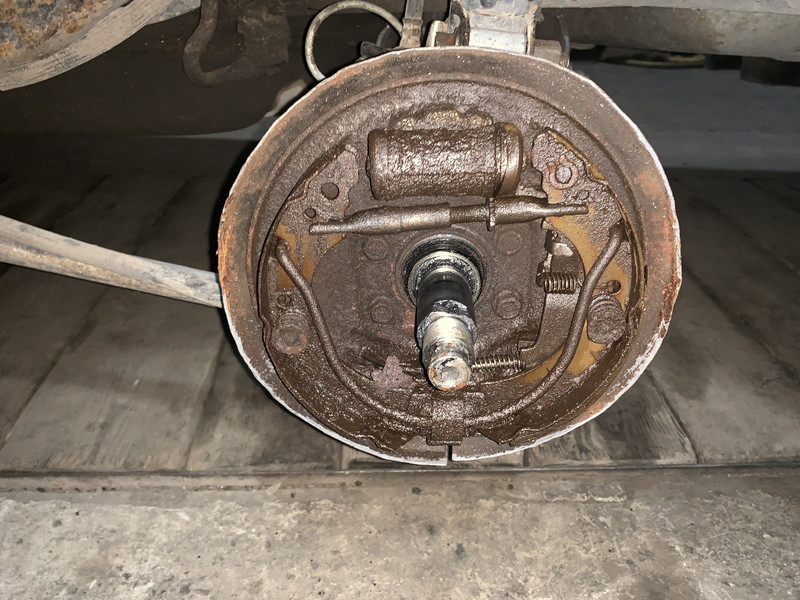 Колодки задні Nissan Sunny  1990 1.7 Дизель 