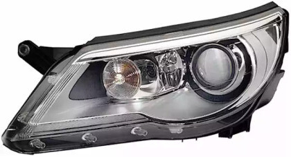 Фара передняя Volkswagen Tiguan 2011 г.