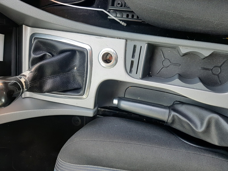 Панель центрального консоля Ford Focus 2  2009 универсал 1.8 Дизель Луцк