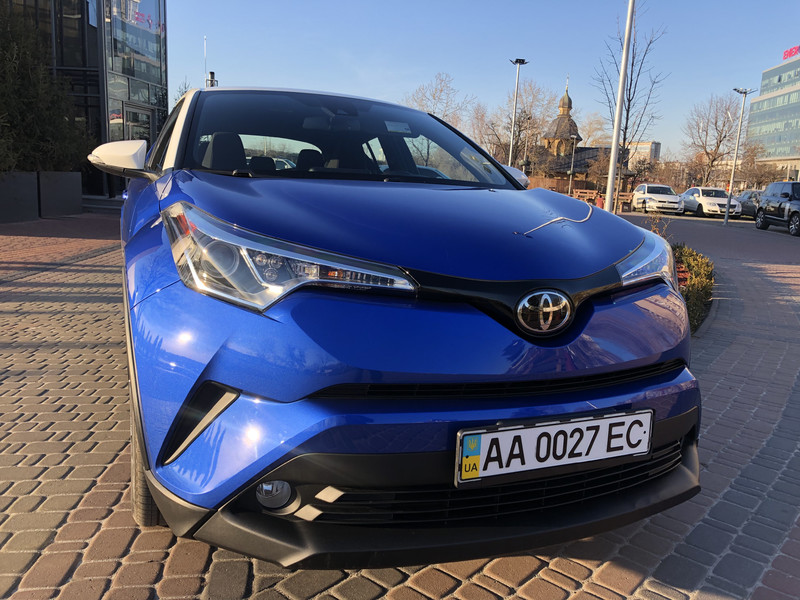 Губа переднего бампера Toyota C-HR 2017 г.  2.0 л бензин Киев