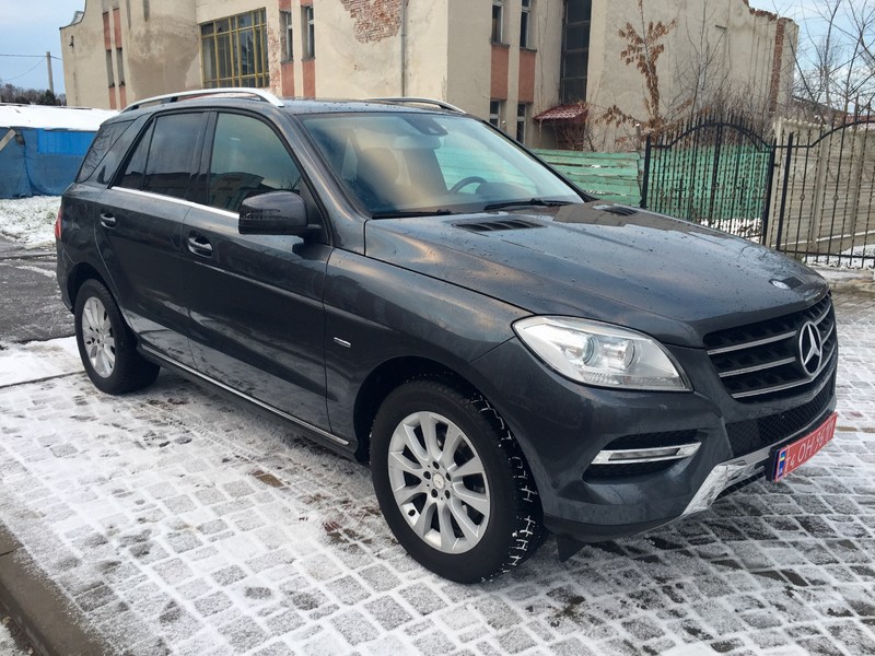 Бампер передний Mercedes M-Class W166 2012 г.  2.2 л дизель Ровно