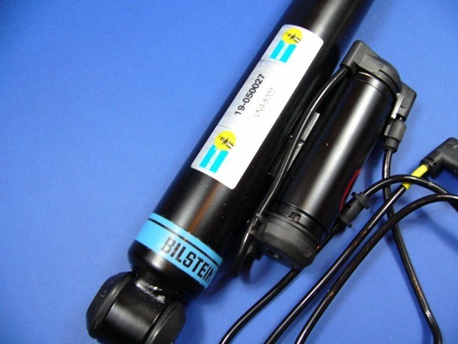 Задние пневмоамортизаторы для Mercedes W211 E 500 задний привод Mercedes E-Class 2002 р.  5.0 л бензин Київ