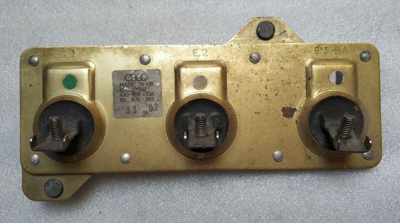 Резистор вентилятора радиатора Audi A6  1994 универсал 2.6 Бензин Одесса