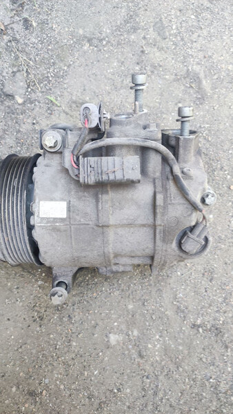 Компрессор кондиционера A 002 230 92 11   Mercedes E-Class