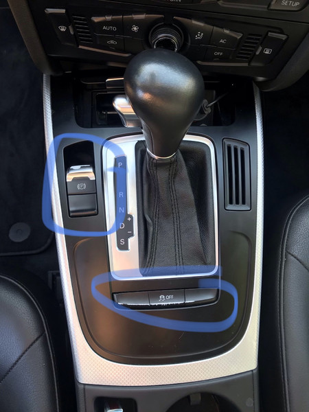 Панель кнопок в салоне Audi A4 B8 2012 г.  2.0 л бензин Киев