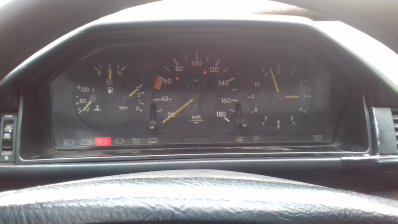 Панель приладів Mercedes E-Class W124 1987 р.  2.0 л дизель Бориспіль