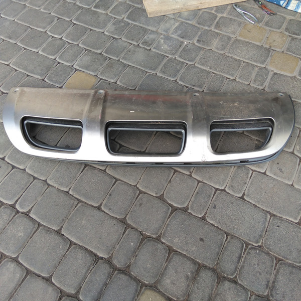 Накладка бампера Audi Q7 2014 г.  3.0 л бензин Ровно