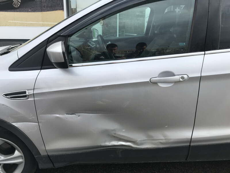 Дверь и молдинги Ford Escape  2014 хэтчбек 1.6 Бензин Харьков