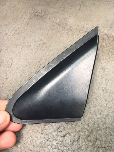 Накладка зеркала наружная правая Nissan Rogue  2010 2.5 Бензин Ровно