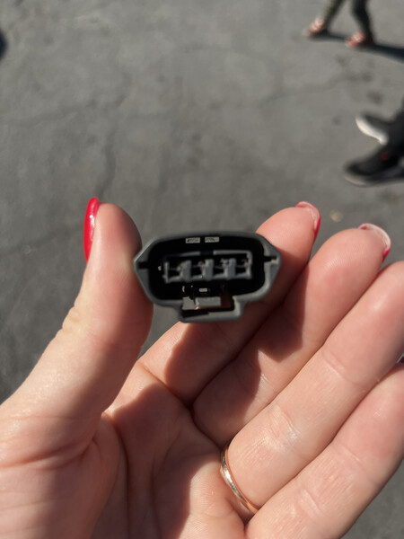 Фишка топливного насоса Nissan Tiida  2011 хетчбек 1.6 Бензин Кривий Ріг