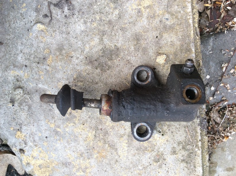 Рабочий цилиндр сцепления Nissan Vanette  1996 2.3 Дизель Новомосковск