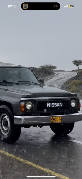 Решітка радіатора верхня Nissan Patrol Y60  1995 4.2 Дизель 