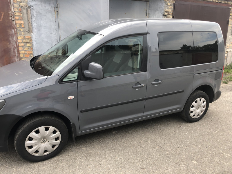 Дверь левая Volkswagen Caddy 3 универсал 2012 г.  2.0 л дизель Киев