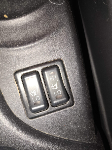 Кнопки подогрева сидений Mitsubishi Grandis  2006 универсал 2.4 Бензин Николаев