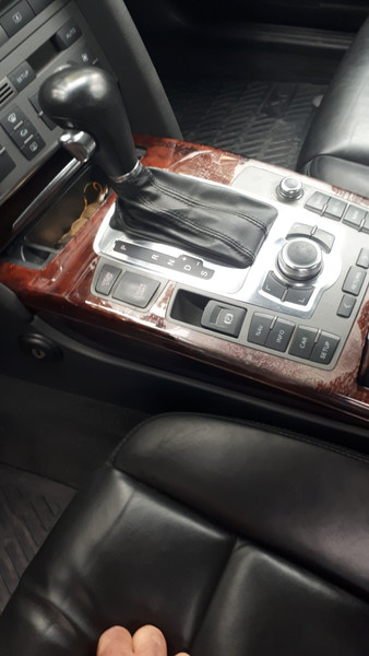 Центральная консоль Audi A6 C6  2005 3.0 Бензин Киев