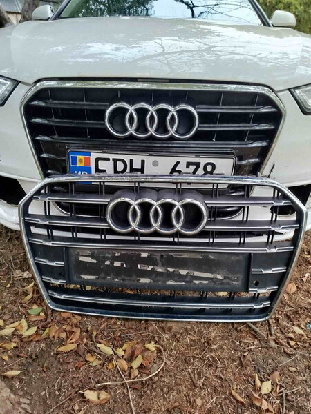 Основная решетка радиатора Audi A6 C7  2012 2.0 Бензин 