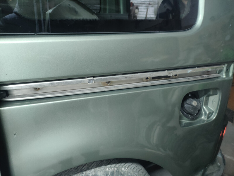 Накладка рельс сдвижной левой двери Volkswagen Caddy  2004 1.6 Бензин 