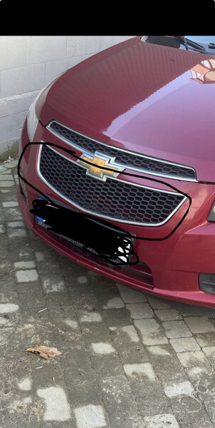 Решетка переднего бампера Chevrolet Cruze  2010 2.0 Дизель Новояворовск