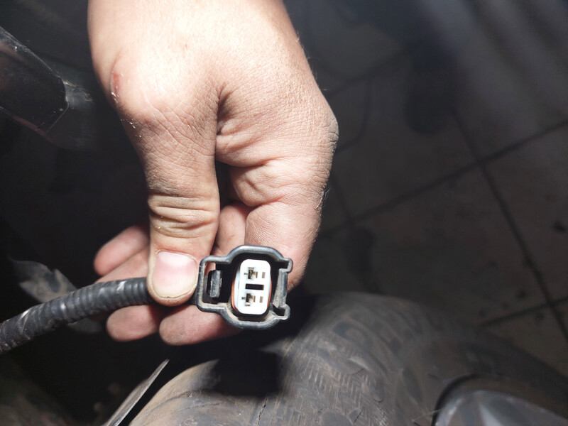 Разъем (фишка) на бачок омывателя фар и стекол Lexus RX 350 2006 3.5 Бензин 