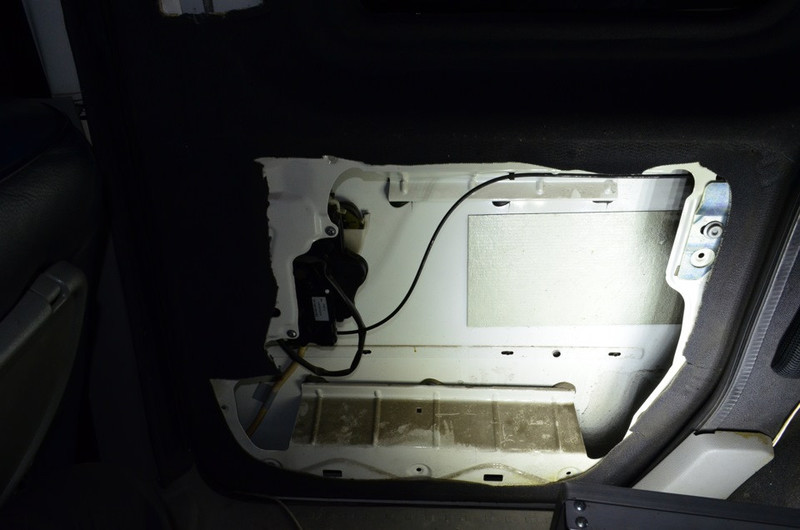 Трос боковой двери Volkswagen Caddy 3  2008 универсал 1.9 Дизель Дрогобыч