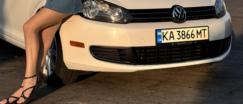 Переданий бампер Volkswagen Jetta 6 универсал 2012 г.  2.0 л дизель Чернигов