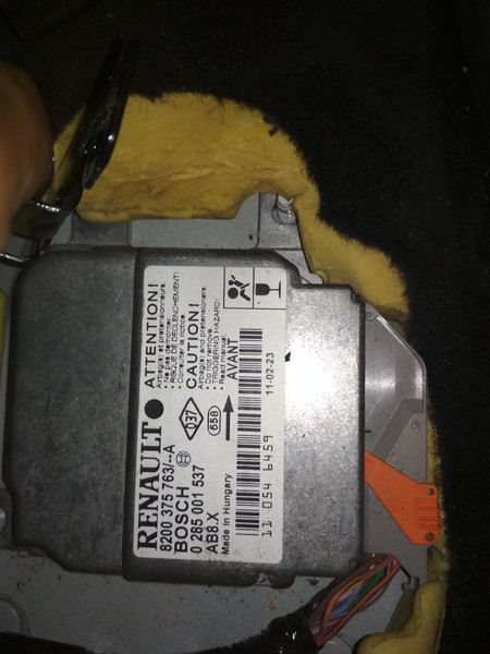 Блок управління Airbag Renault Clio  2011 хетчбек 1.2 Бензин 