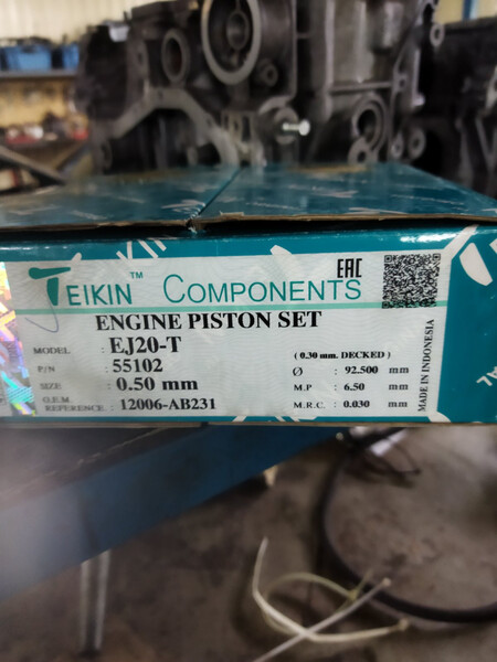 Комплект поршнів Subaru Impreza  1999 2.0 Бензин 