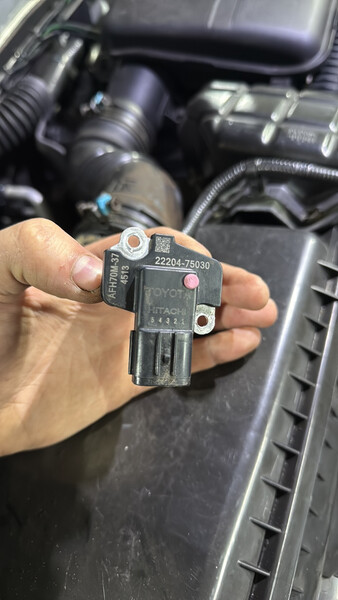 Повітромір Toyota Land Cruiser Prado 120 2006 р.  2.7 л бензин Ахтирка