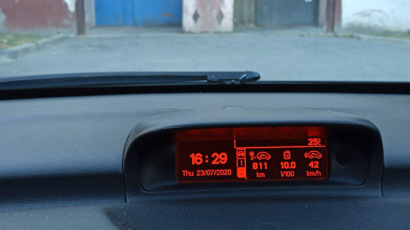 Дисплей бортового компьютера Peugeot Partner  2011 хэтчбек 1.6 Дизель Шпола