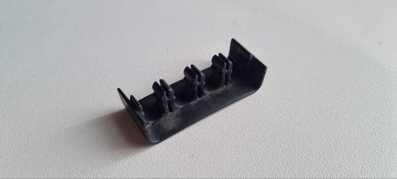 Кліпса тримач бронепроводів Ford Focus 2  2009 універсал 1.6 Бензин 