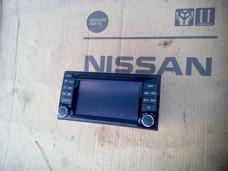 Рамка магнітоли Nissan Juke  2013 2.0 Бензин Черновцы