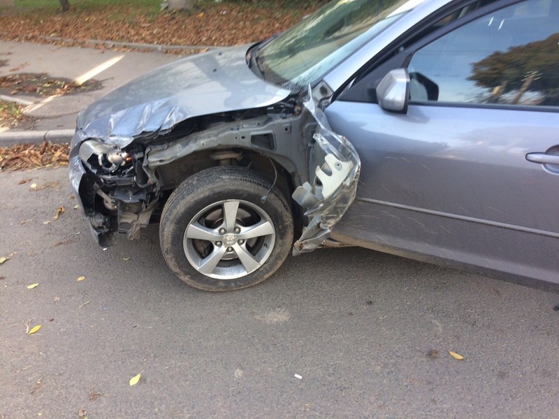 Бампер передний Mazda 3 седан 2004 1.6 Бензин Луцк