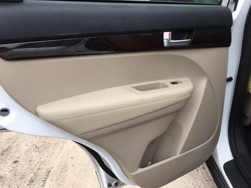 Карта двери задняя правая Kia Sorento  2012 2.5 Бензин Киев