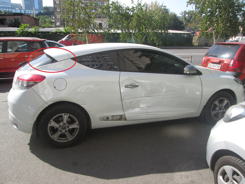 Спойлер кришки багажника 7711426477   Renault Megane