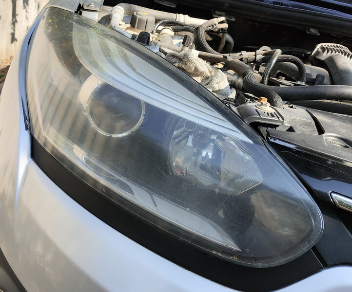 Фара передняя Renault Megane 3 универсал 2014 г.  1.5 л дизель