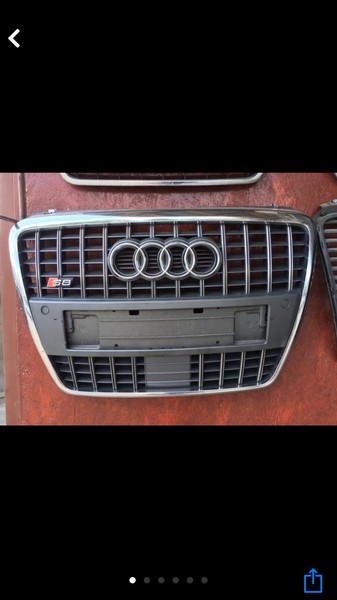 Решетка бампера Audi A8 D3  2007 4.2 Дизель Одесса