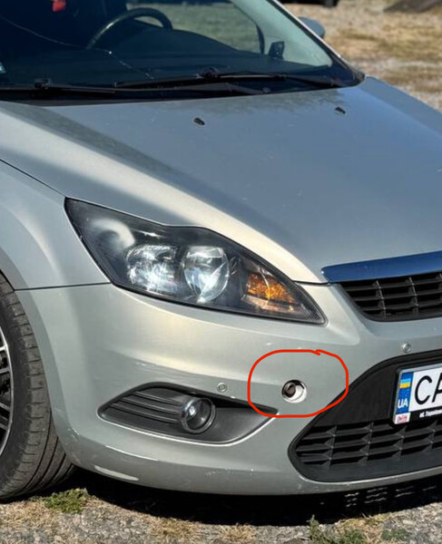 Заглушка переднего бампера Ford Focus 2  2009 хэтчбек 1.8 Дизель 