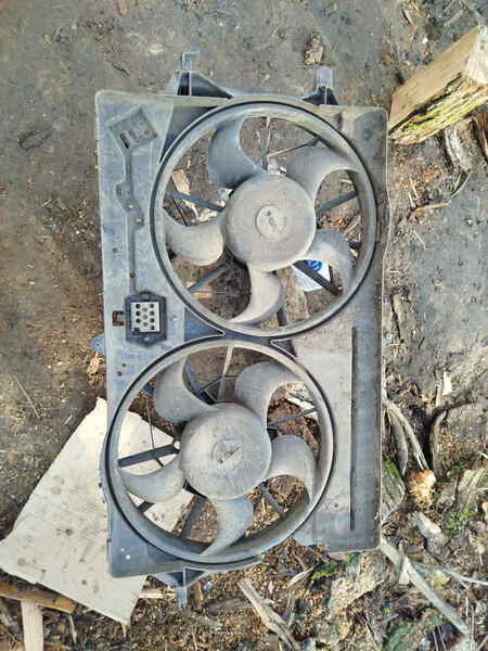 Диффузор в сборе Ford Focus универсал 2001 г.  1.6 л бензин