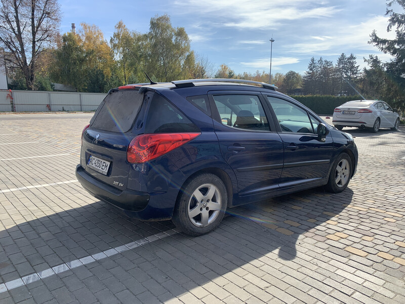 Скло ляди Peugeot 207  2007 универсал 1.4 Бензин Луцк