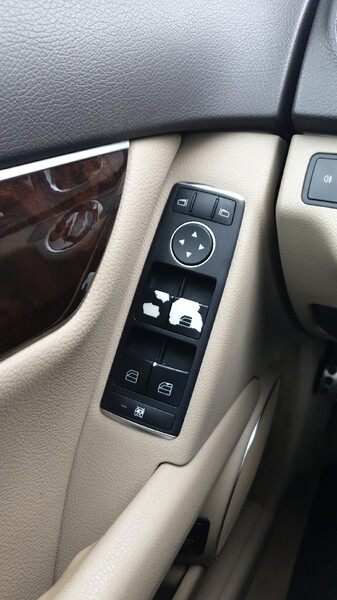 Кнопки стеклоподьемника w204 Mercedes-Benz C-Class  2014 1.8 Бензин Киев