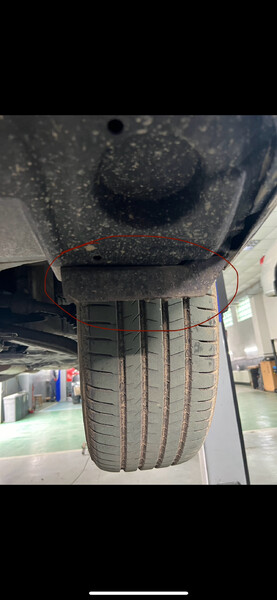 Брызговик переднего подкрылка Lexus RX 2018 г.  3.5 л бензин Черновцы